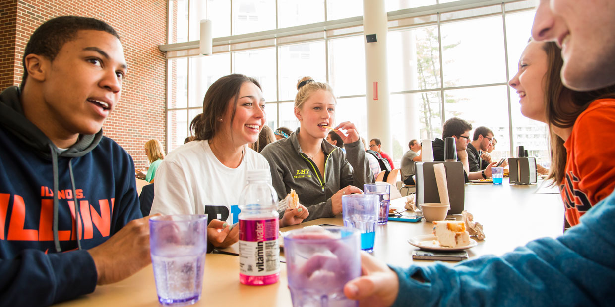 students dining together at Ikenberry Dining Hall